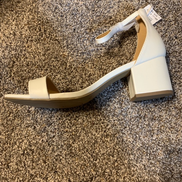 Brash sandal heels - Picture 2 of 5